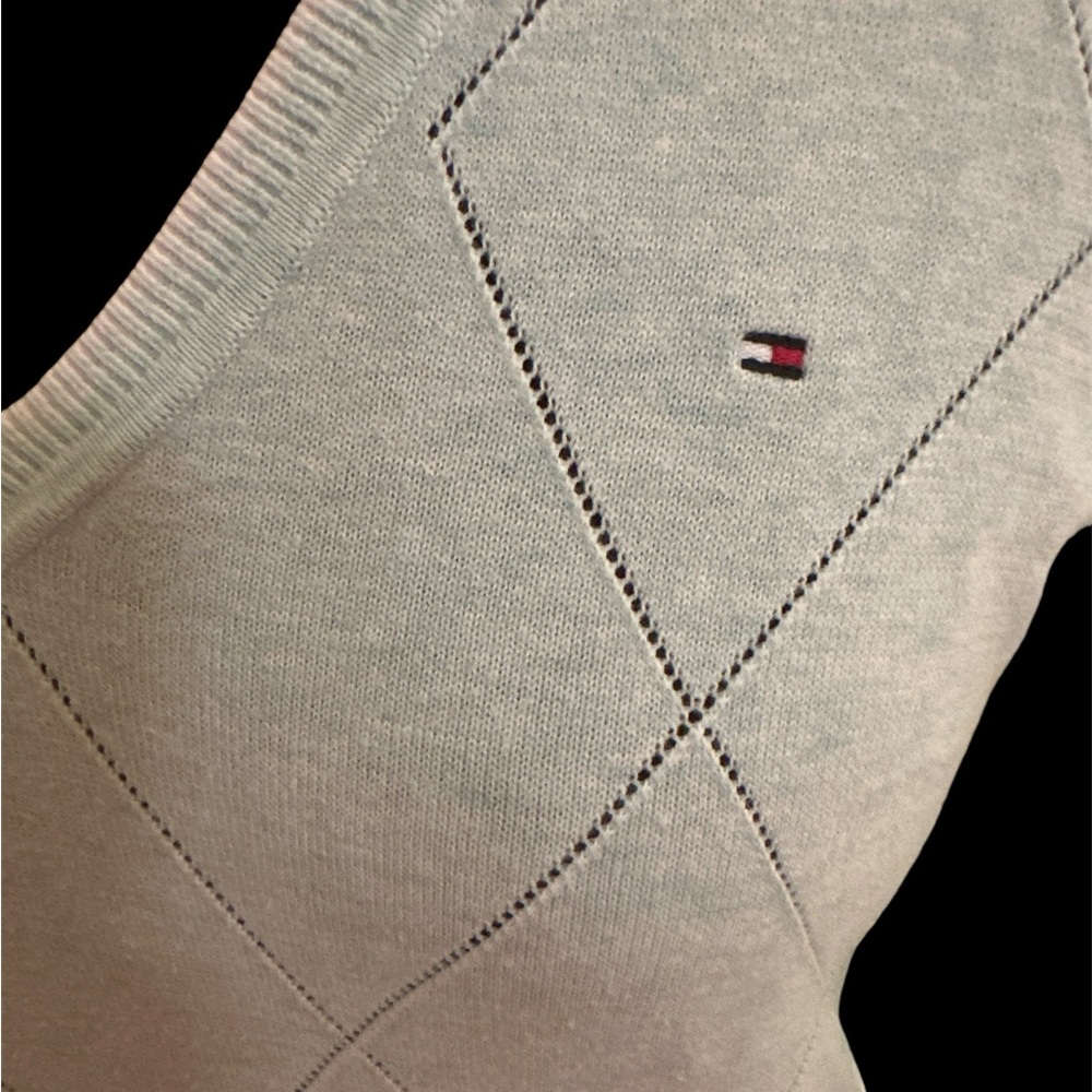 Tommy Hilfiger V Neck Sweater, lightweight. Light green. Size S/P. - Picture 3 of 5